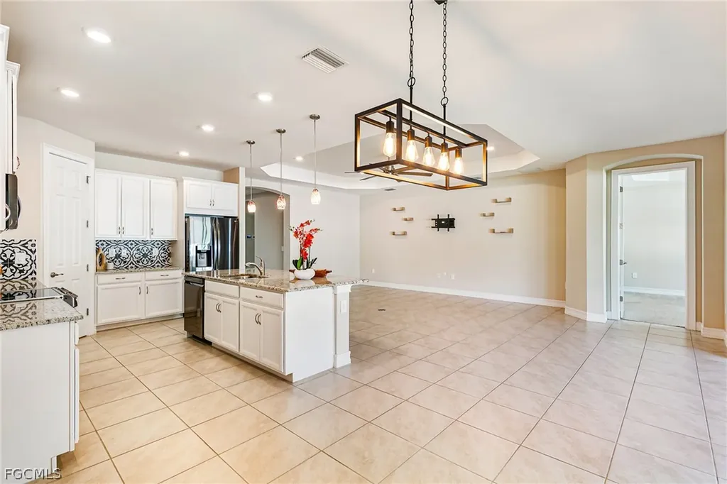 3028 Royal Gardens Avenue Fort Myers FL 33916