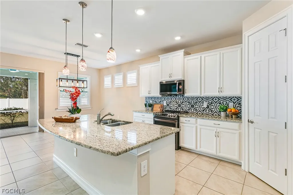 3028 Royal Gardens Avenue Fort Myers FL 33916