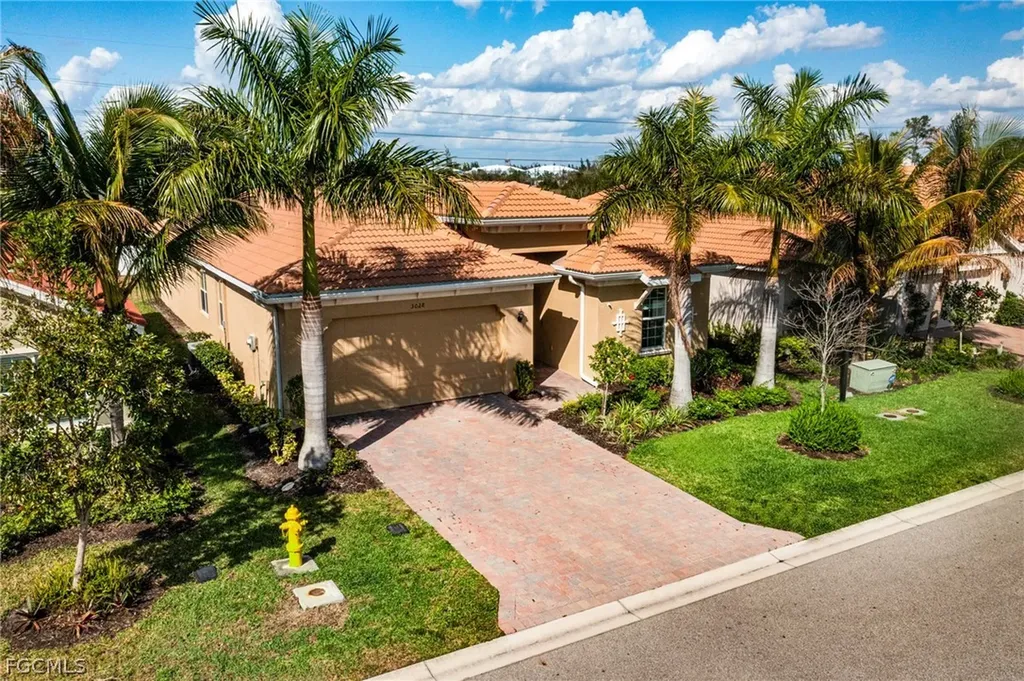 3028 Royal Gardens Avenue Fort Myers FL 33916