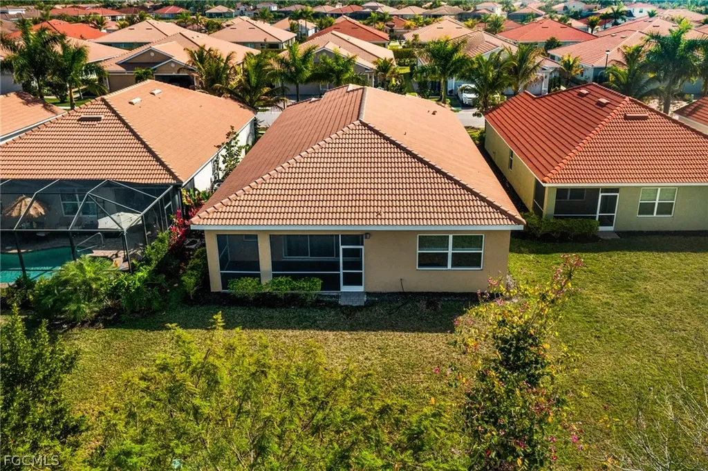3028 Royal Gardens Avenue Fort Myers FL 33916