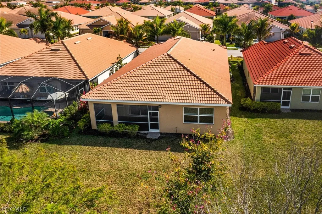3028 Royal Gardens Avenue Fort Myers FL 33916