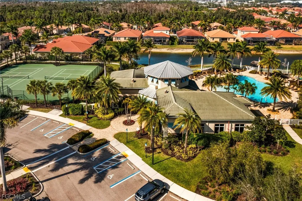 3028 Royal Gardens Avenue Fort Myers FL 33916
