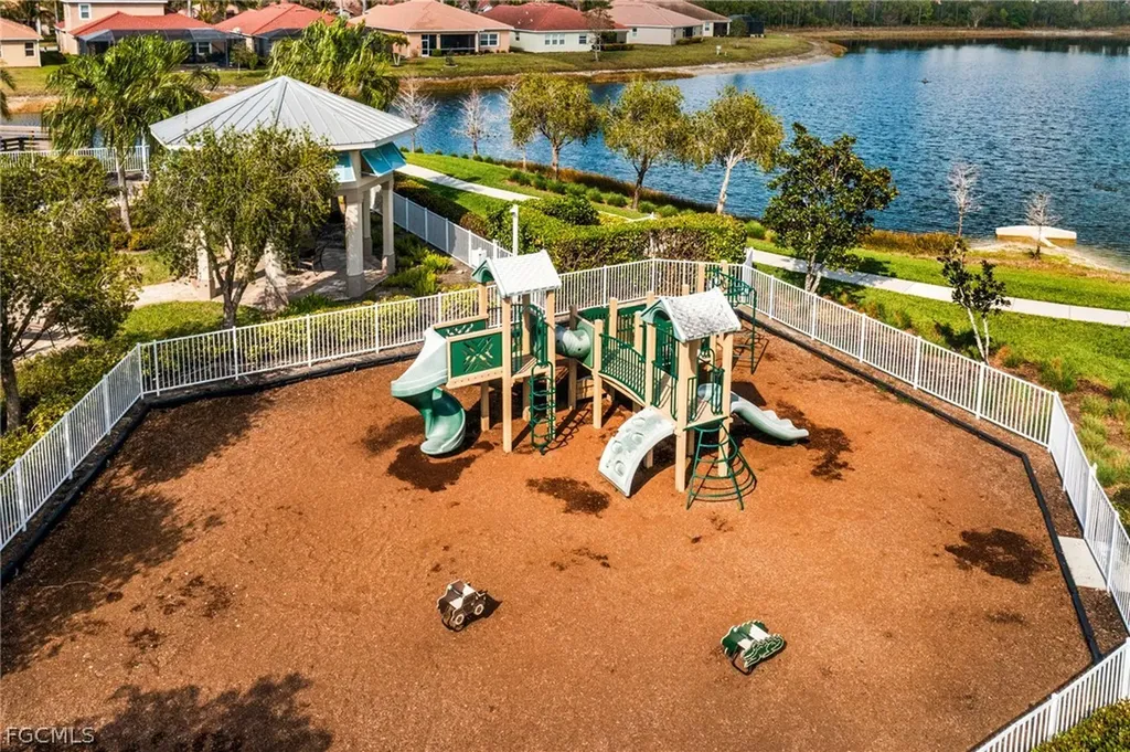 3028 Royal Gardens Avenue Fort Myers FL 33916