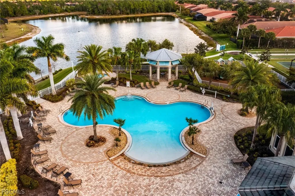 3028 Royal Gardens Avenue Fort Myers FL 33916