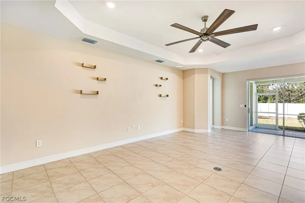 3028 Royal Gardens Avenue Fort Myers FL 33916