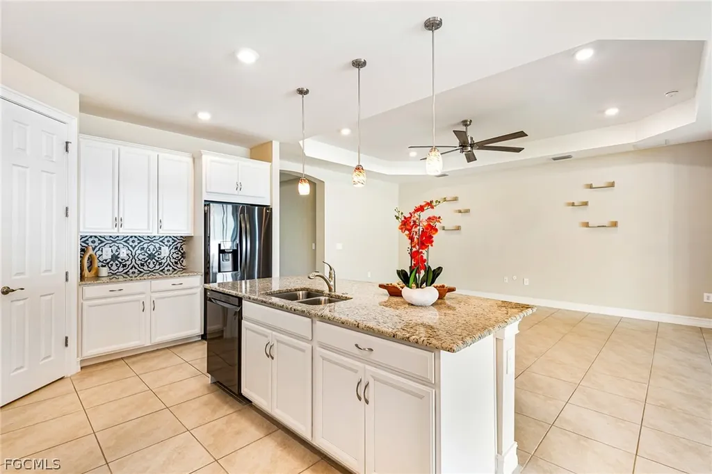 3028 Royal Gardens Avenue Fort Myers FL 33916