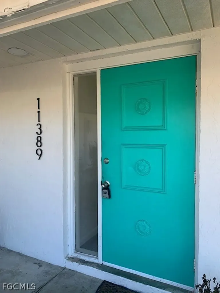 11389 Summerwinds Court Fort Myers FL 33908