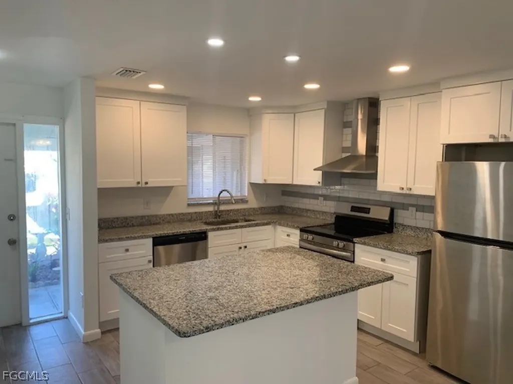11389 Summerwinds Court Fort Myers FL 33908