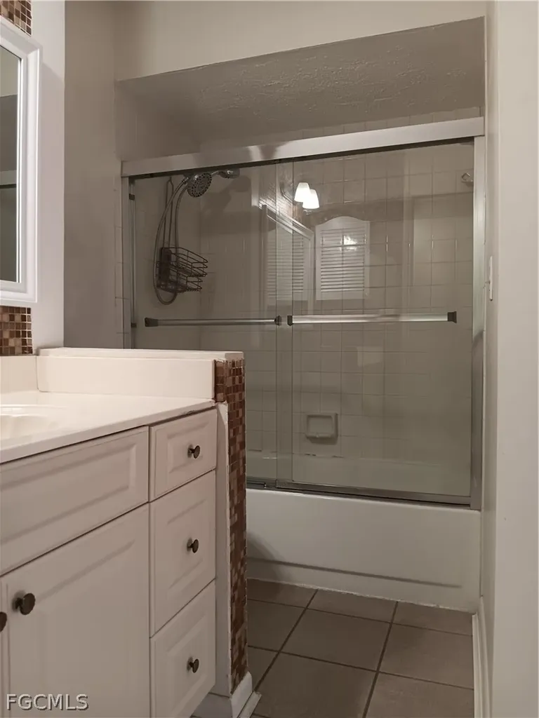 1300 SE 7th Street Cape Coral FL 33990