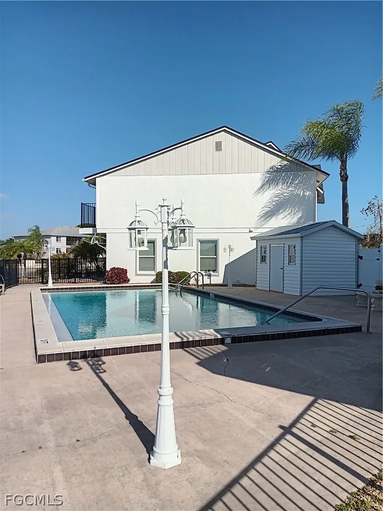 1300 SE 7th Street Cape Coral FL 33990