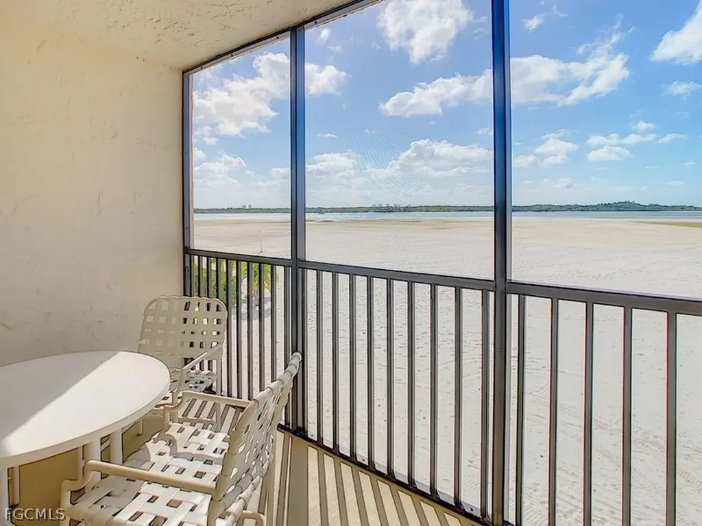 Fort Myers Beach FL, 8350 Estero Boulevard, Unit 135