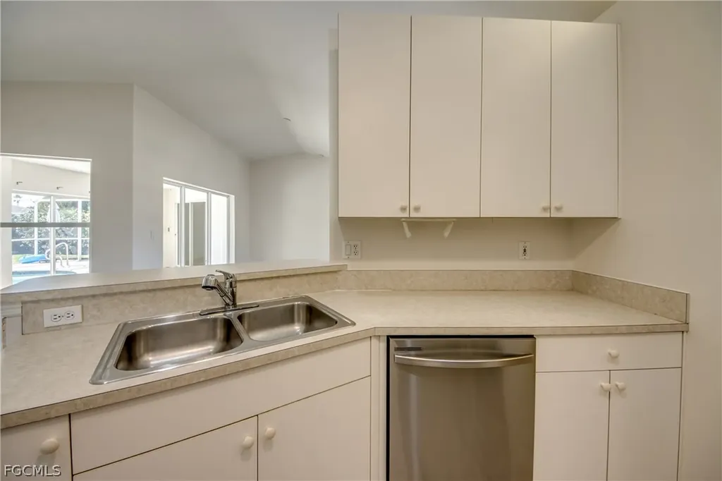 238 SW 43rd Terrace Cape Coral FL 33914