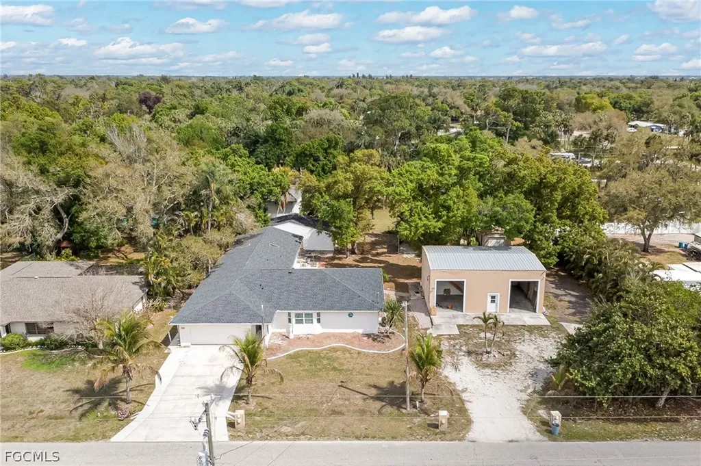 1672 Many Road North Fort Myers FL 33903