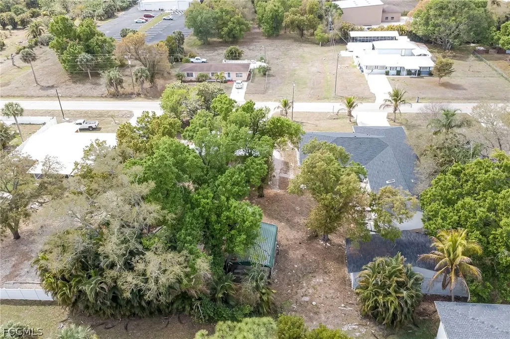 1672 Many Road North Fort Myers FL 33903