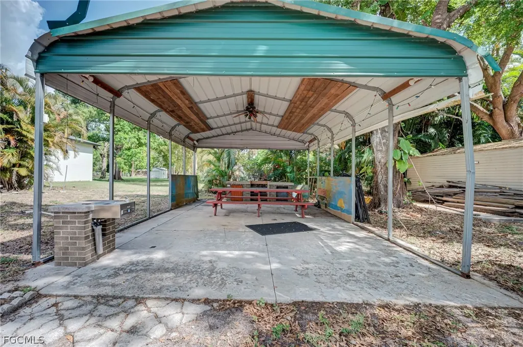 1672 Many Road North Fort Myers FL 33903