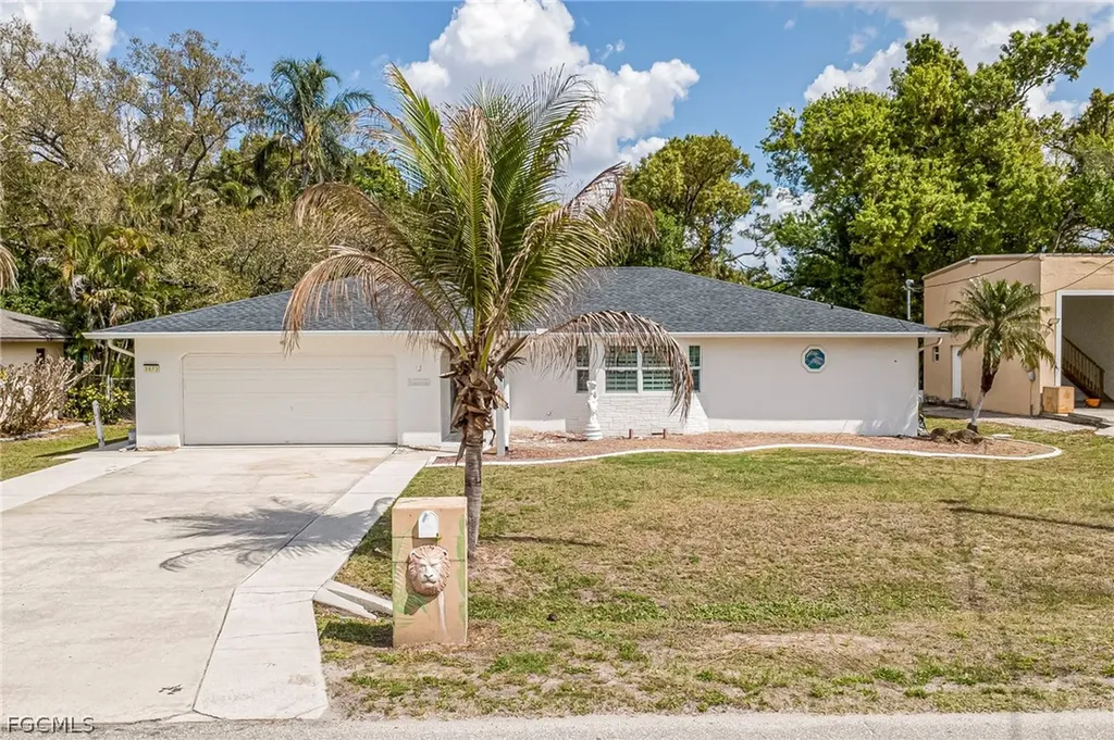 1672 Many Road North Fort Myers FL 33903