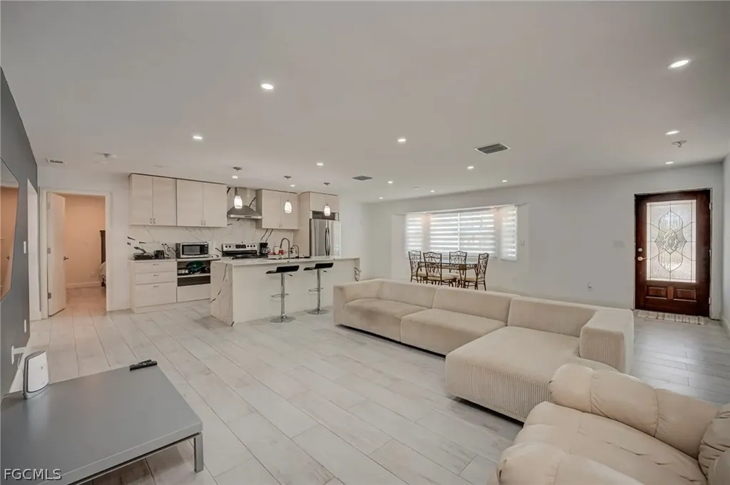1672 Many Road North Fort Myers FL 33903