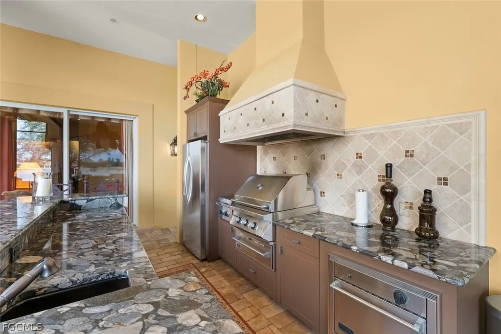 15248 Fiddlesticks Boulevard Fort Myers FL 33912