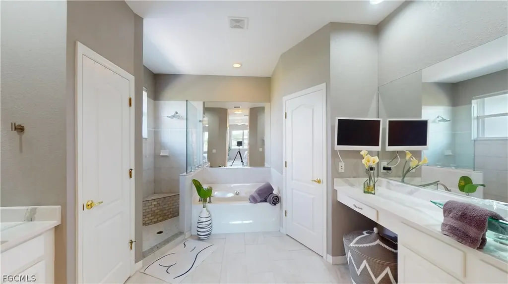 120 SE 13th Avenue Cape Coral FL 33990