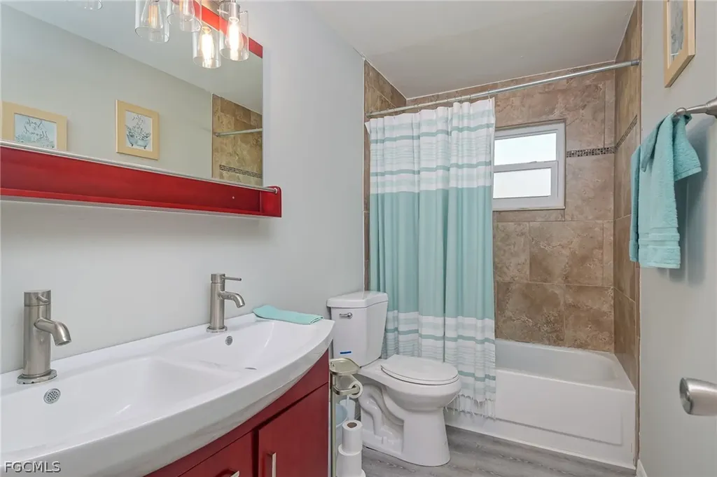 209 SE 44th Terrace Cape Coral FL 33904