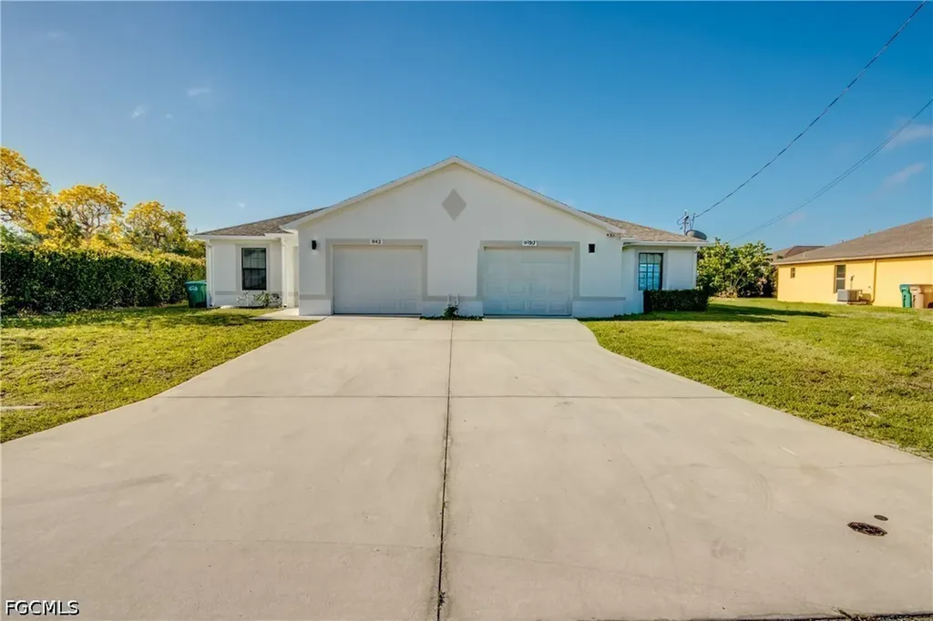 842/844 SW 39th Terrace Cape Coral FL 33914