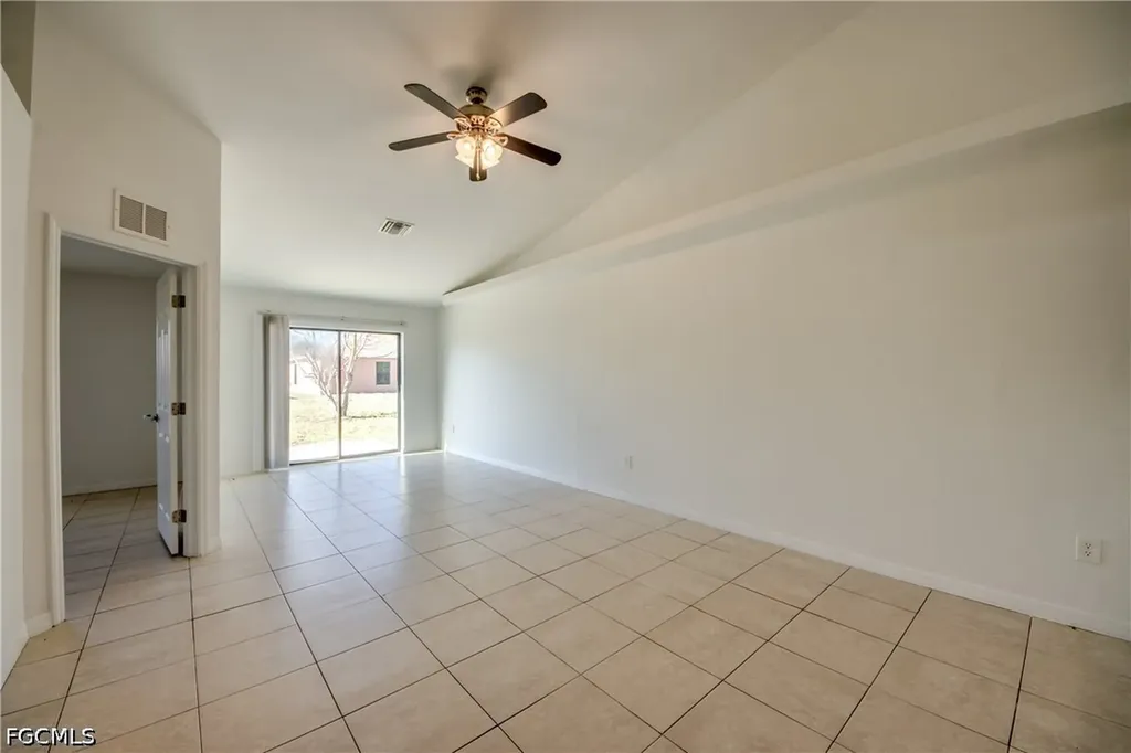 842/844 SW 39th Terrace Cape Coral FL 33914