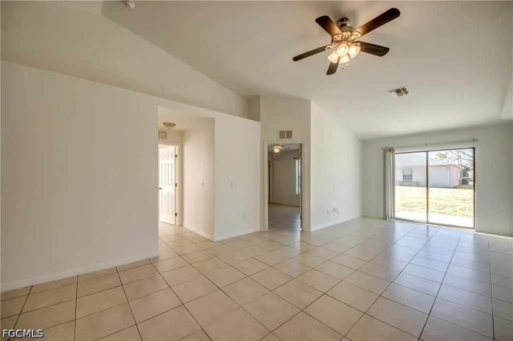 842/844 SW 39th Terrace Cape Coral FL 33914