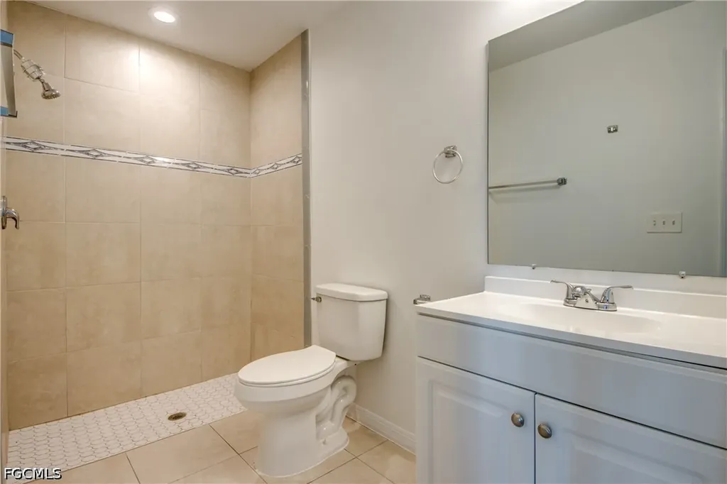 842/844 SW 39th Terrace Cape Coral FL 33914