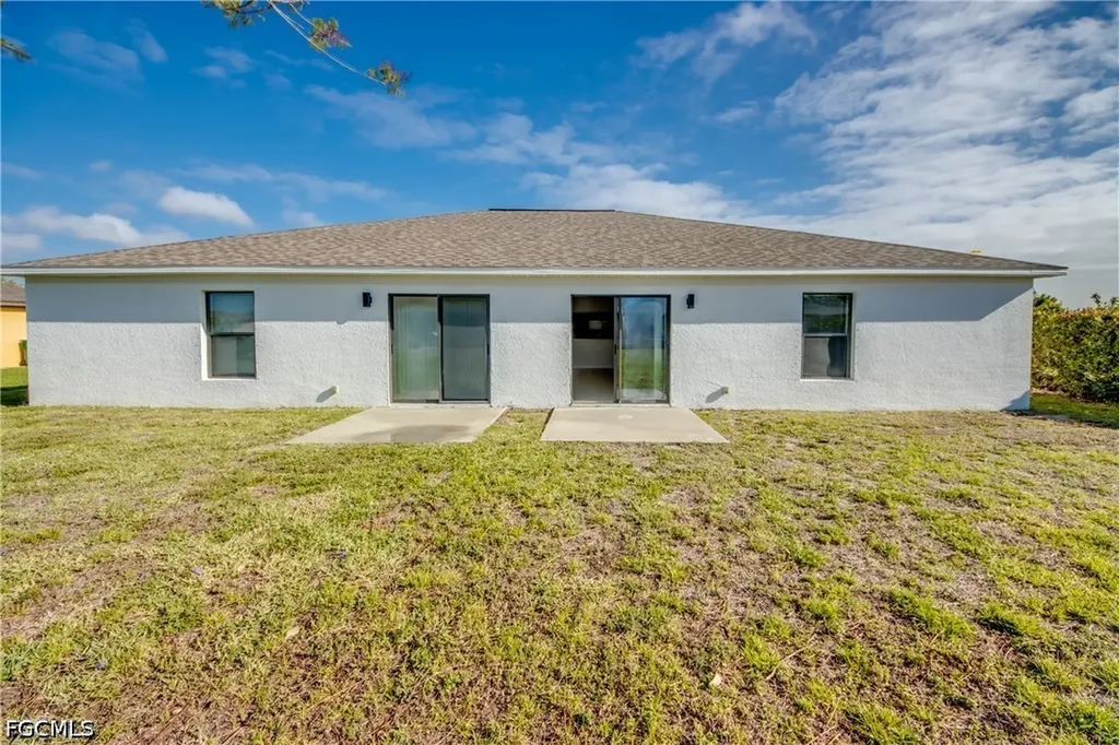 842/844 SW 39th Terrace Cape Coral FL 33914