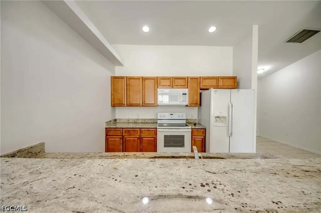 842/844 SW 39th Terrace Cape Coral FL 33914