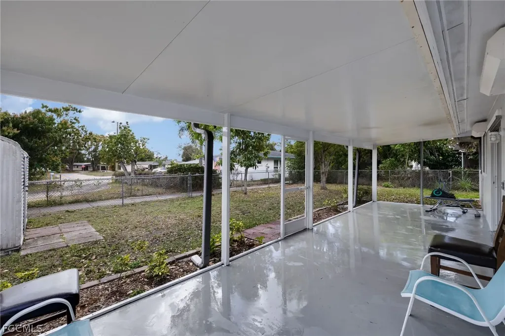 1652 Jamestown Court Fort Myers FL 33907