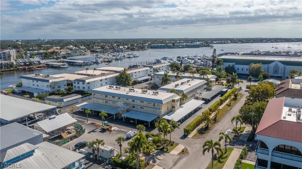 1100 8th Avenue S Naples FL 34102