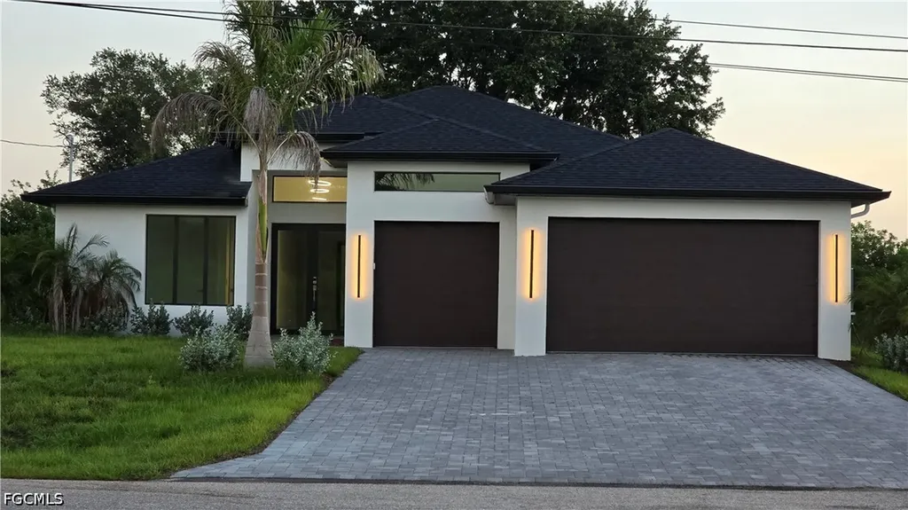 529 Theodore Vail Street E Lehigh Acres FL 33974