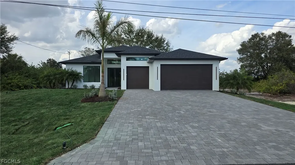 529 Theodore Vail Street E Lehigh Acres FL 33974