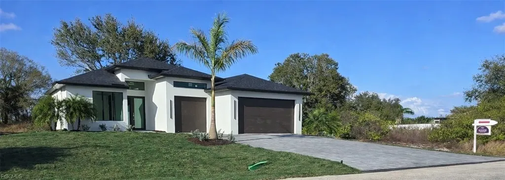 529 Theodore Vail Street E Lehigh Acres FL 33974