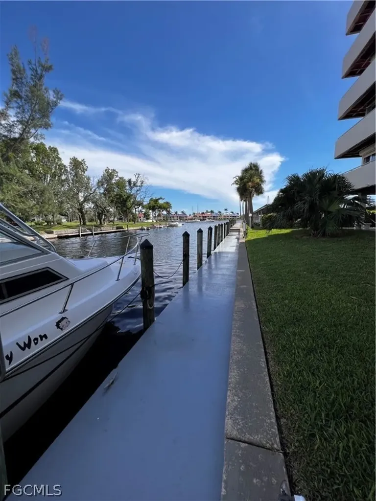 4803 Sunset Court Cape Coral FL 33904