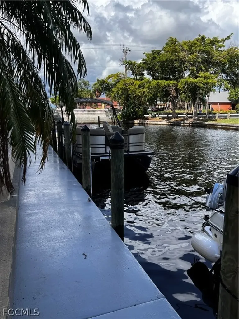 4803 Sunset Court Cape Coral FL 33904