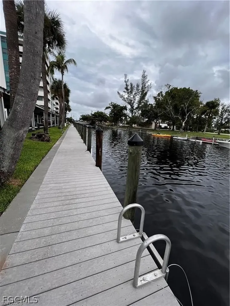 4803 Sunset Court Cape Coral FL 33904