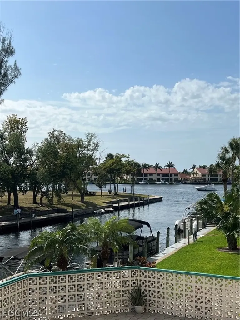 4803 Sunset Court Cape Coral FL 33904