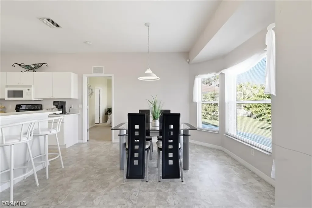 105 SE 40th Terrace Cape Coral FL 33904