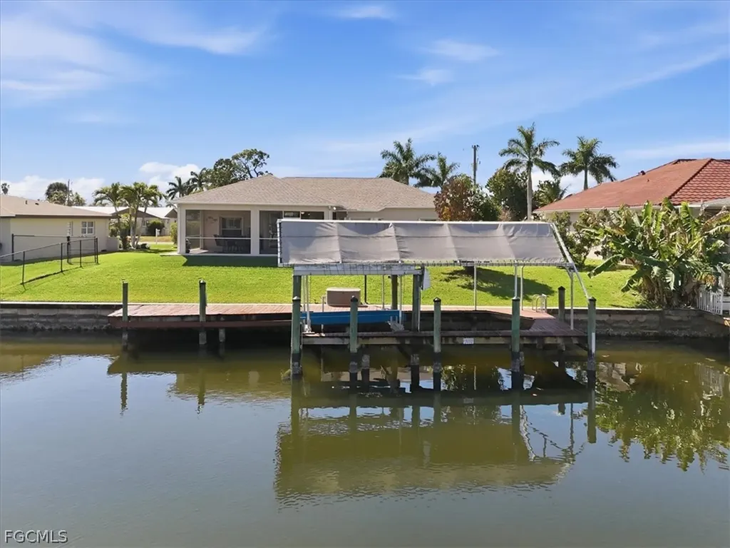 105 SE 40th Terrace Cape Coral FL 33904