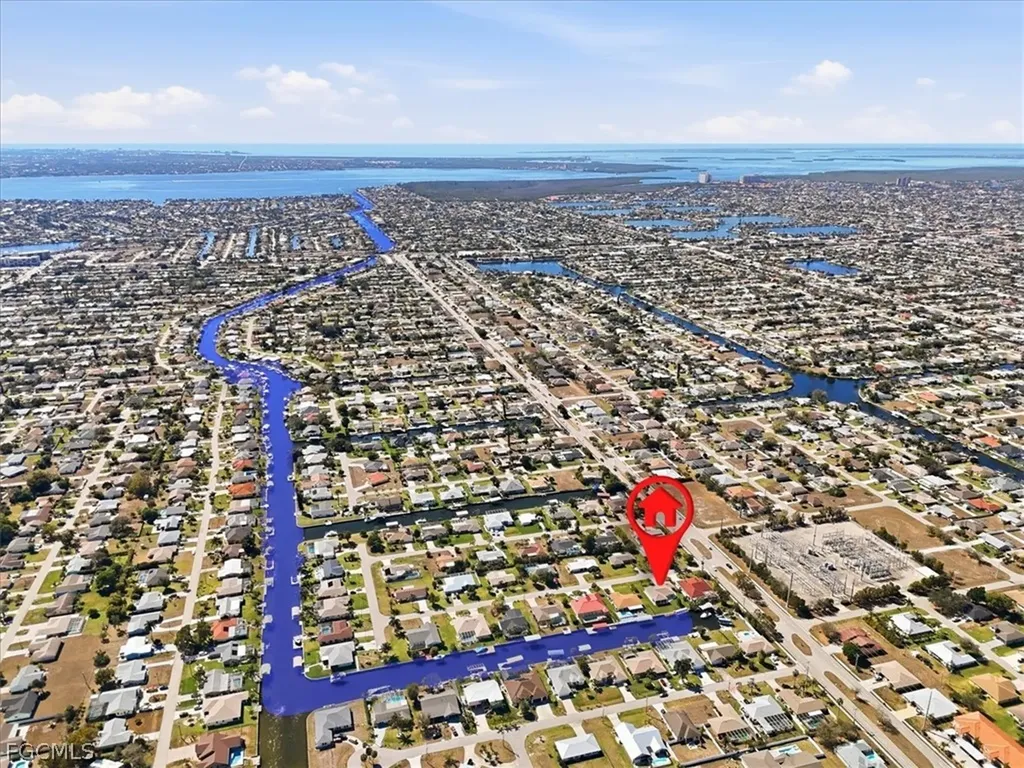 105 SE 40th Terrace Cape Coral FL 33904
