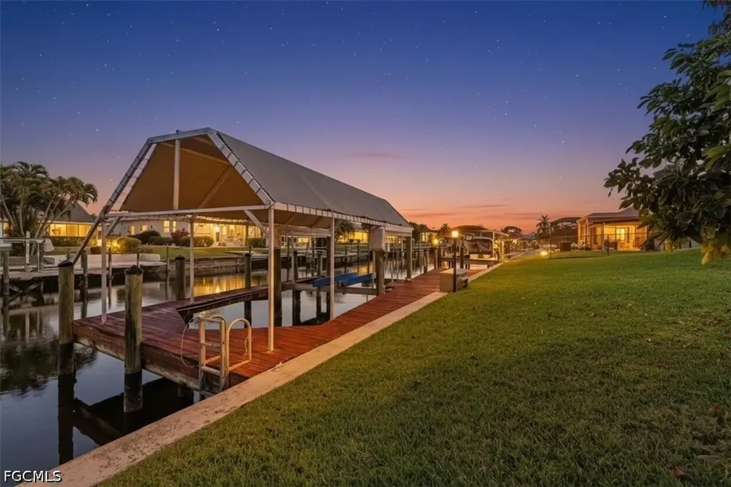 105 SE 40th Terrace Cape Coral FL 33904