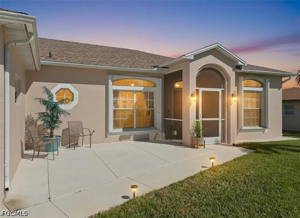 105 SE 40th Terrace Cape Coral FL 33904