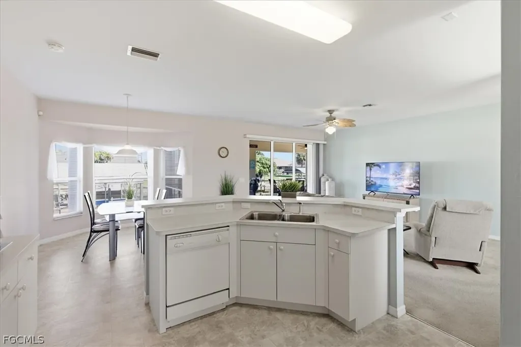 105 SE 40th Terrace Cape Coral FL 33904
