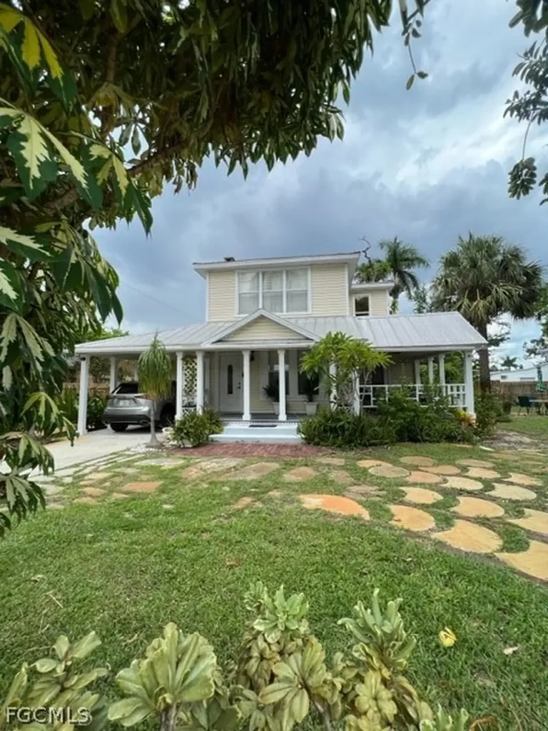 2579 2nd Street Fort Myers FL 33901