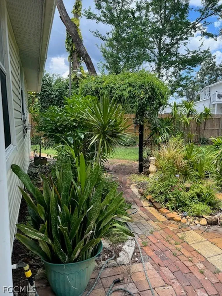2579 2nd Street Fort Myers FL 33901