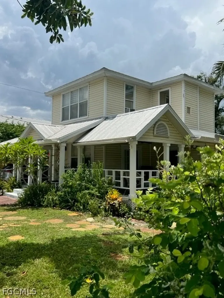 2579 2nd Street Fort Myers FL 33901