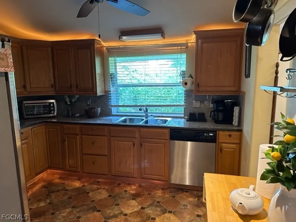 2579 2nd Street Fort Myers FL 33901