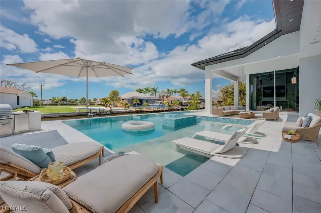 816 NW 39th Avenue Cape Coral FL 33993